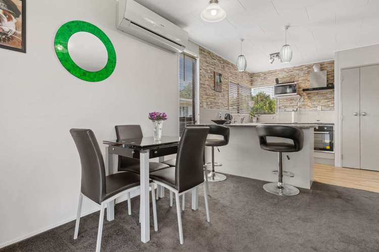 11b Wallace Crescent Glenholme_6