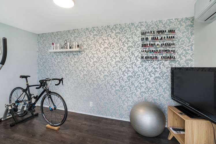 5 Hunt Place Albert Town_16