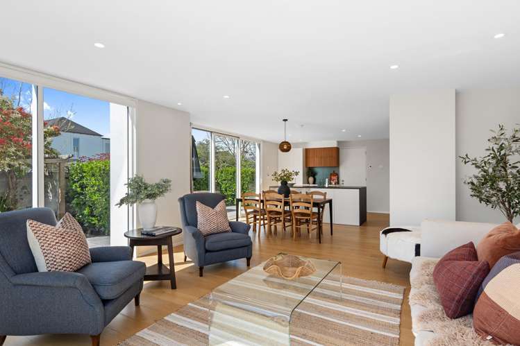 1/14 Andover Street Merivale_7