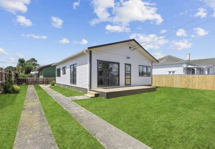24 Hunua Road_0