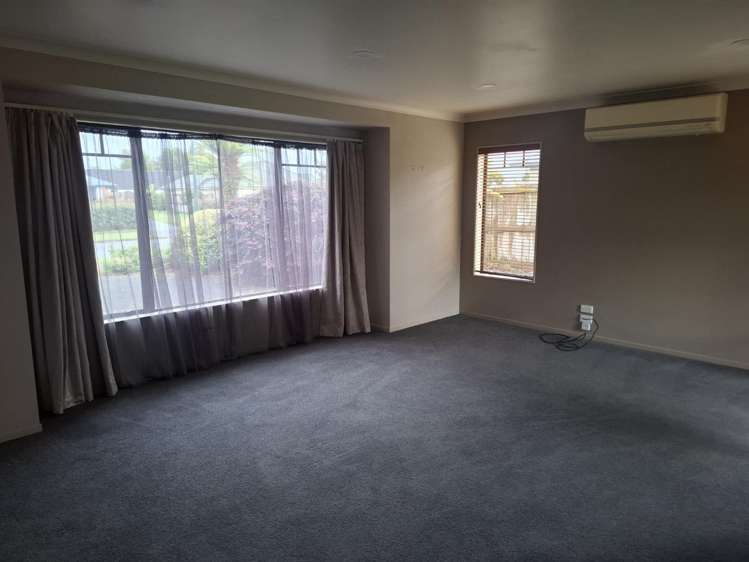 24 Oaklands Drive 11373_9