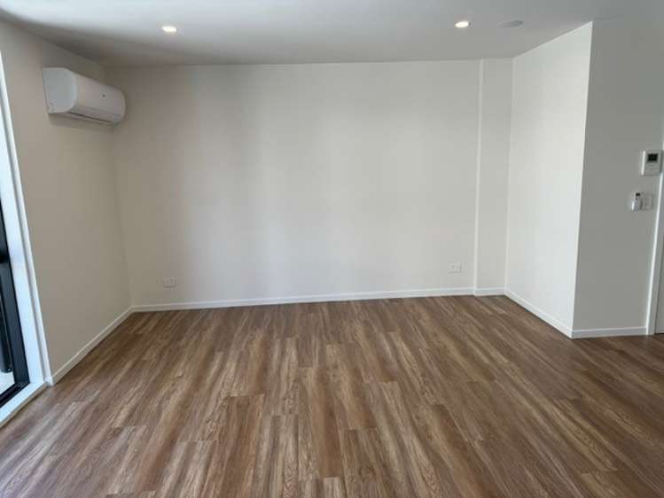 102/7 Newelm Lane Flat Bush_5