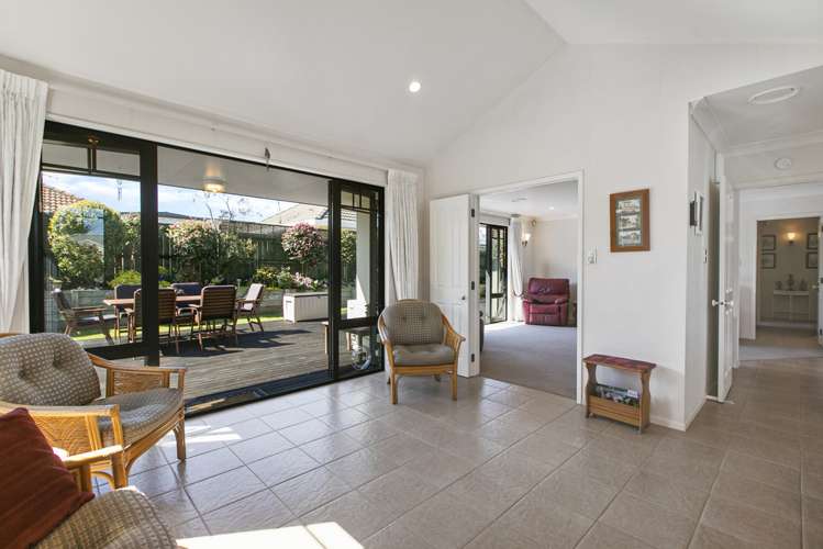 6 Stewart Gibson Place Manurewa_6