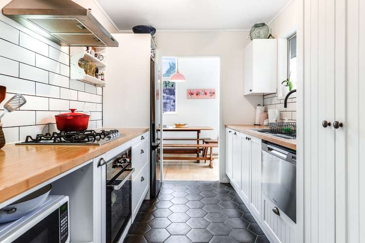 24 Camden Place Pukete_2