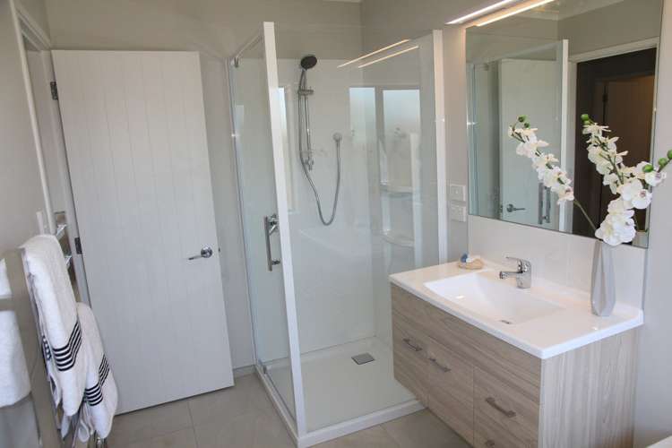 4 Cooke Farm Grove Waiwhakaiho_10