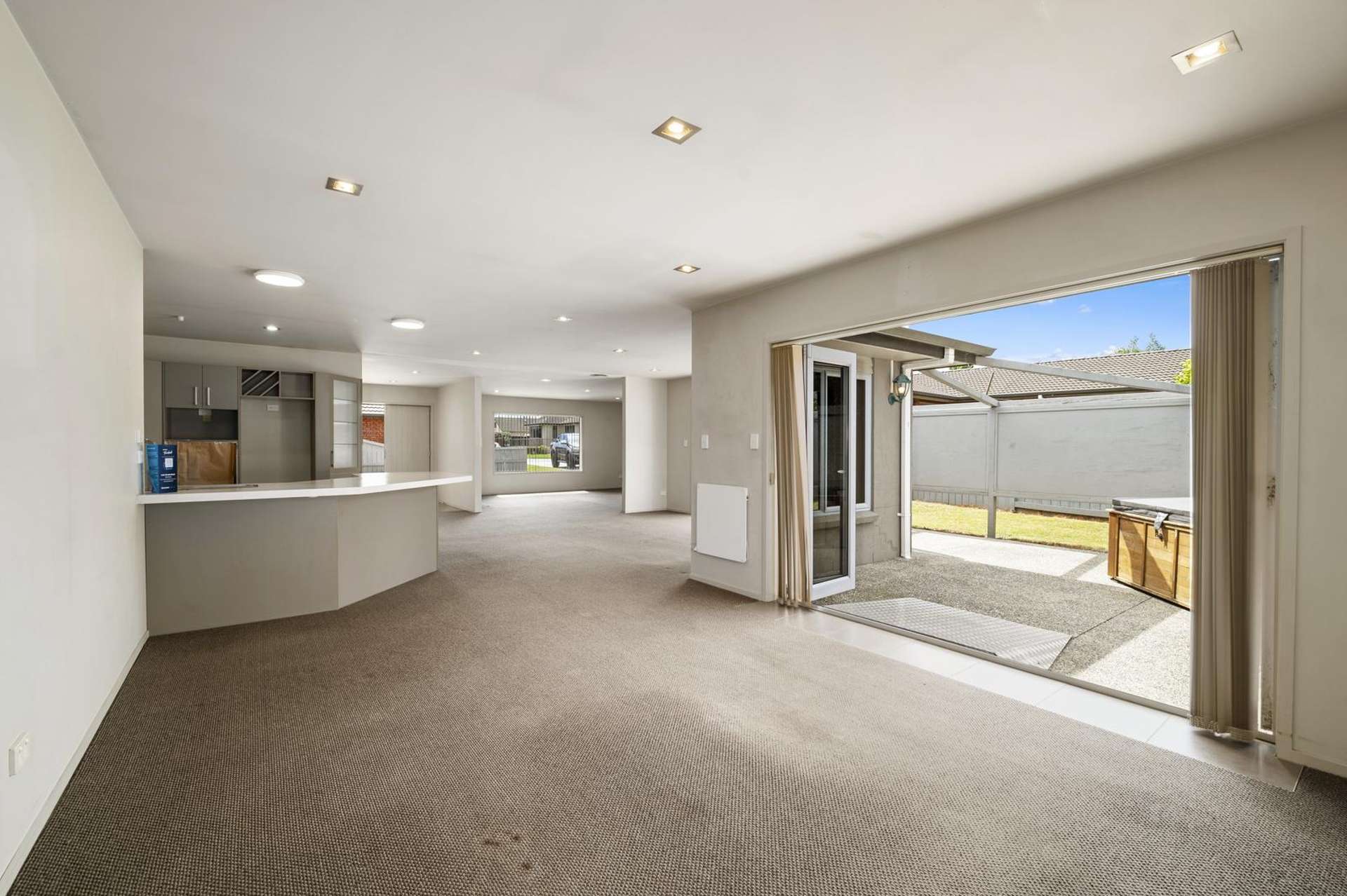 8 Owhatiura Drive Lynmore_0