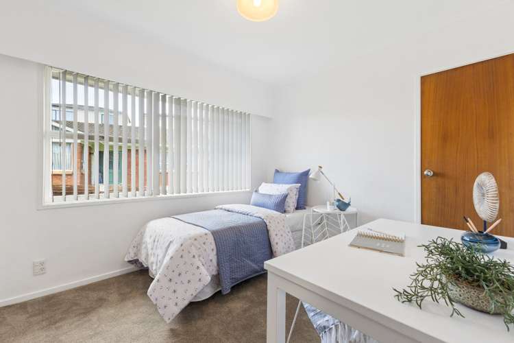 6 Rothwell Place Sunnyhills_16