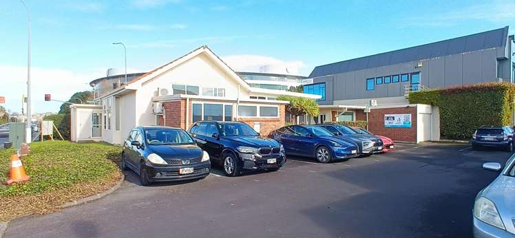 37 Taharoto Road Takapuna_1