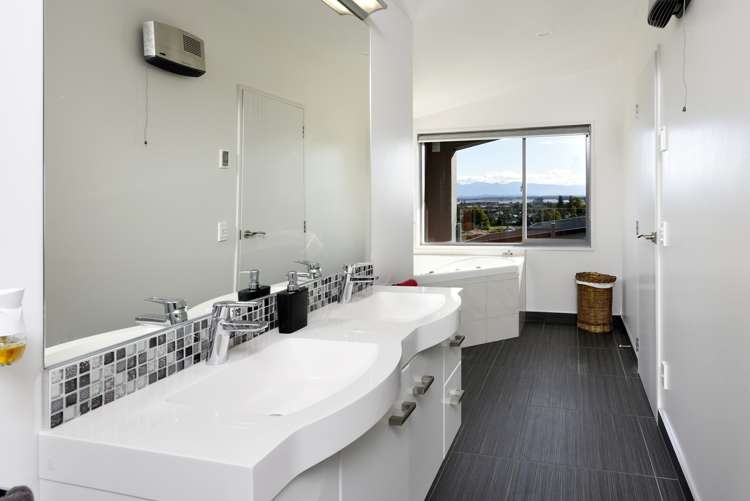 241 The Ridgeway Stoke_14