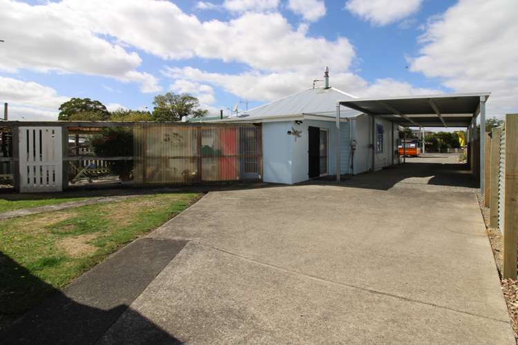 200 High Street South Carterton_11