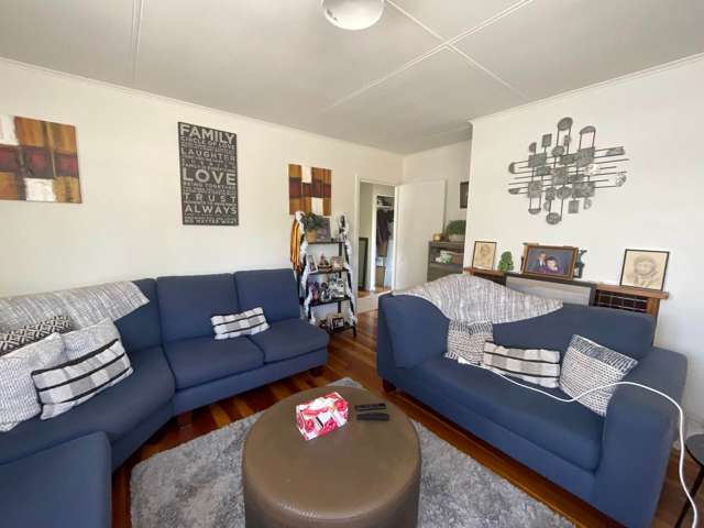 3 BEDROOMS IN MT ROSKILL