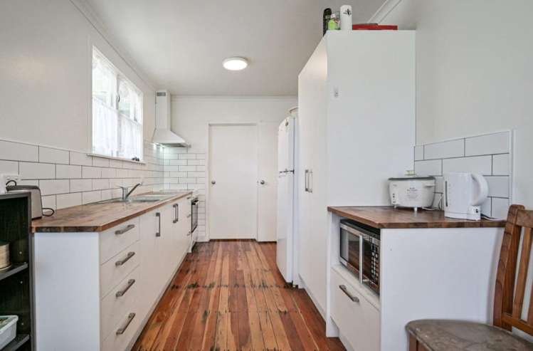 1011 Bledisloe Street 10495_2