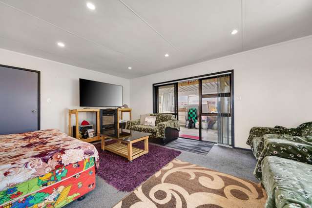 1/18 Frobisher Way Clendon Park_3