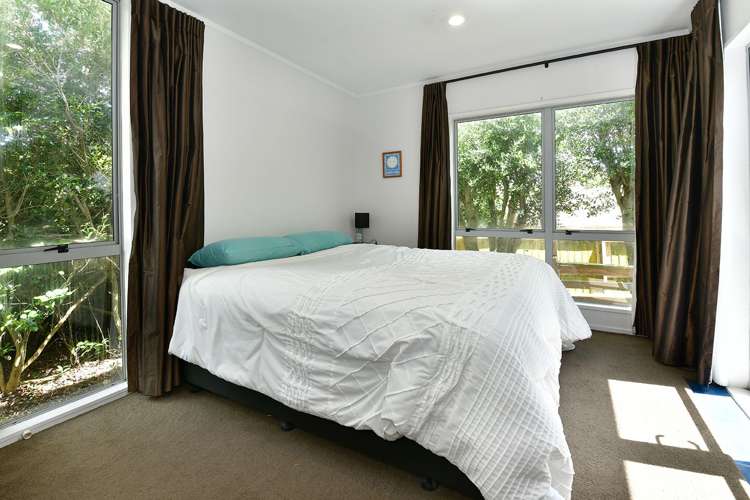 8 Clansman Terrace Gulf Harbour_17