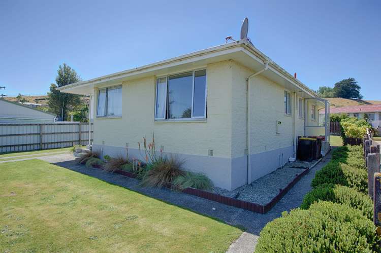 85 Walker Crescent Gore Surrounds_12