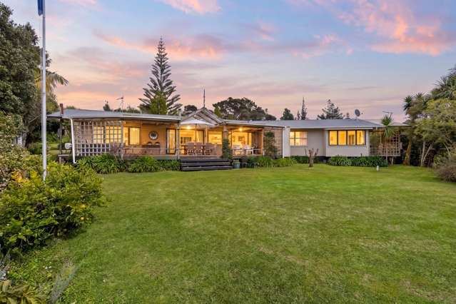 10 Acres, Impeccable Views & Lifestyle