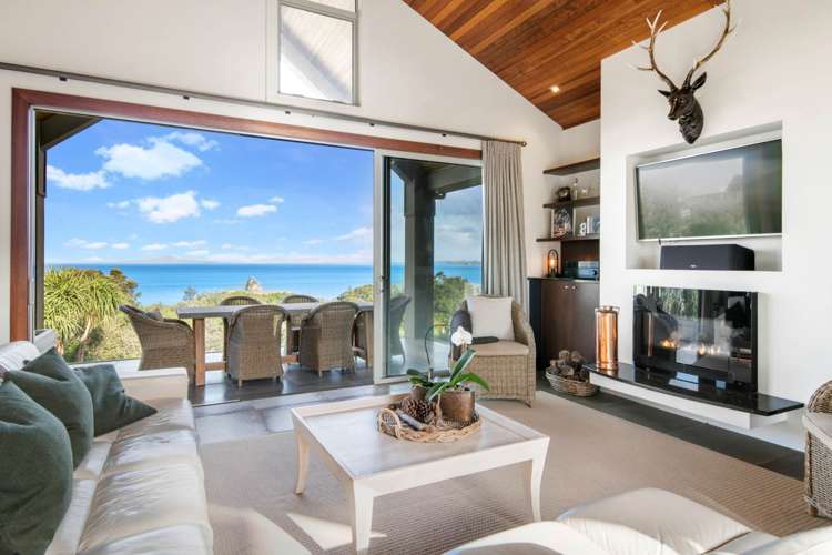 64 Beauvoir Avenue Matakatia_5