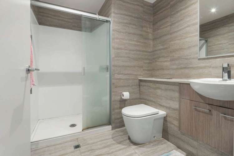 304/25 Don McKinnon Drive Albany_10