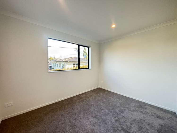 71D Royal Road Massey_13