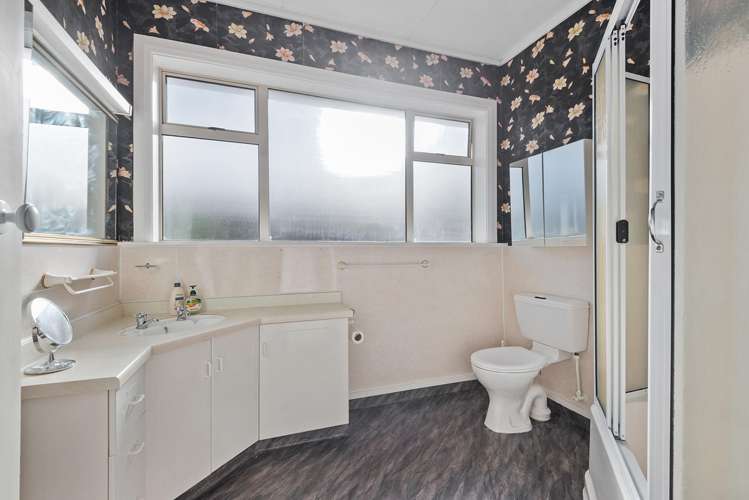 8 Elwyn Crescent Green Island_16