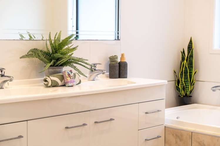 2 Mosslea Court Rototuna North_16