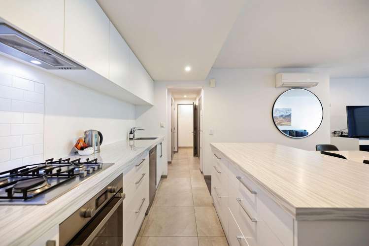 13/22 Hallenstein Street Queenstown_5