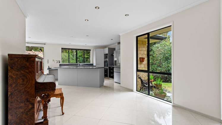 129 Stoney Creek Drive Waitakere_5