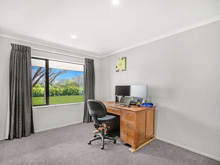 21 Collins Drive Waikuku Beach_23