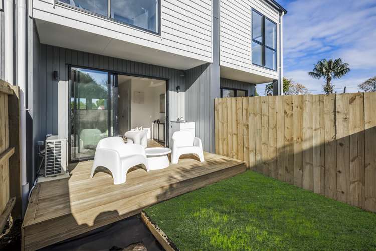 8/14 Clendon Place Manurewa_3