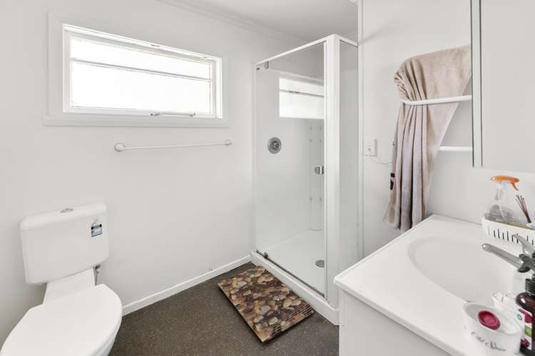 82 Murphy Street Toi Toi_6