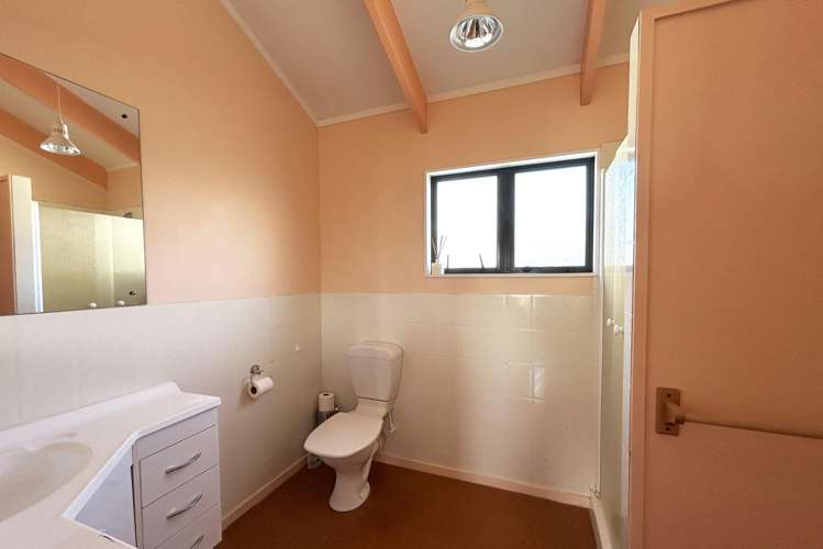1251 East Coast Road Whakatiwai_16
