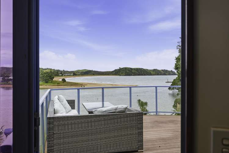 16 Bush Point Road Taipa_11