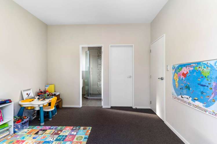 13 Shelby Lane Flat Bush_12