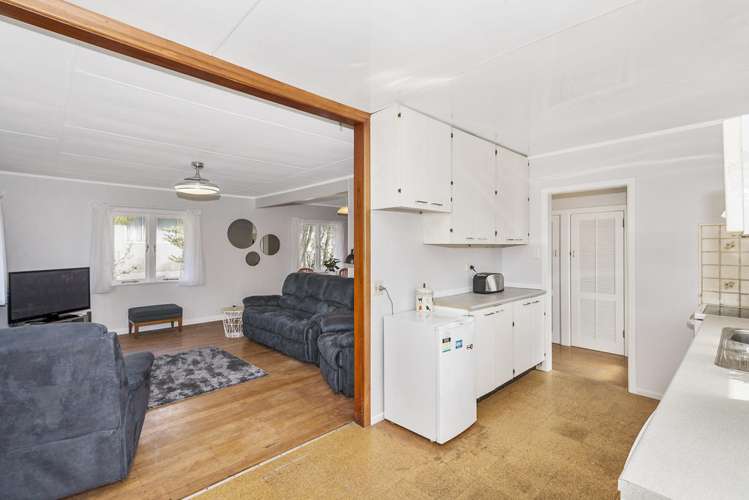 127 Hutchinson Avenue New Lynn_2