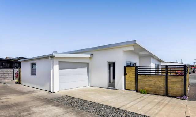 Near New 2-Bedroom Townhouse on Argyle St