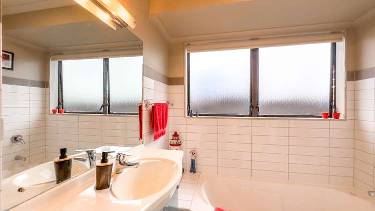 10 Merrimana Drive Thames_12