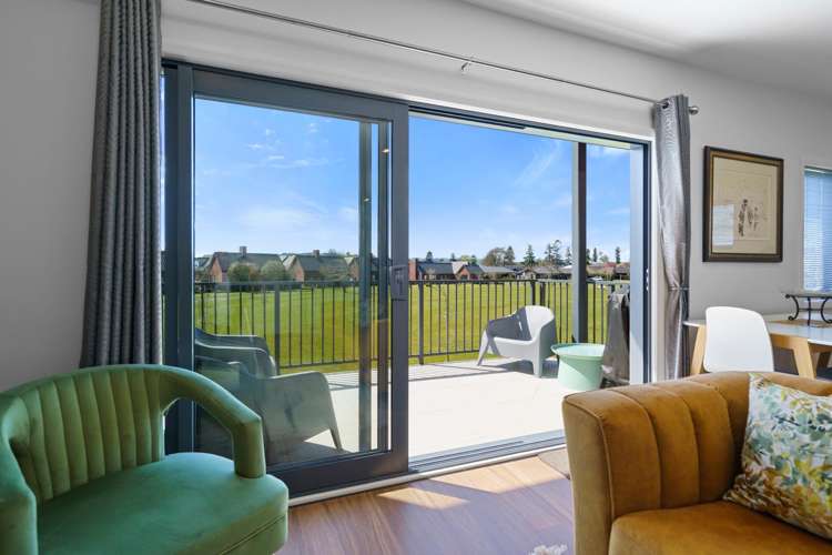 4/49 Pengover Avenue_0