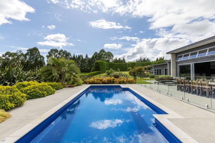 166 Merrick Road Pyes Pa_27