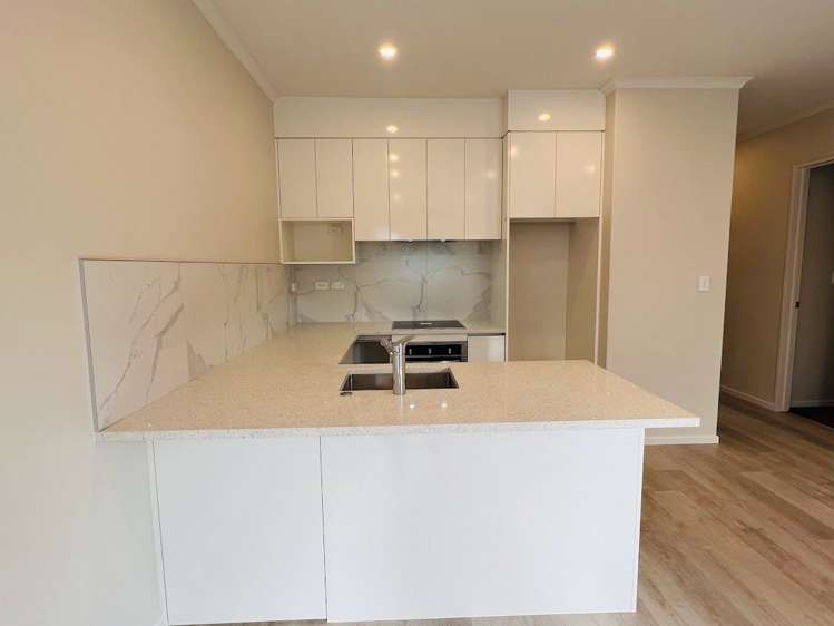 82D Eversleigh Road_0