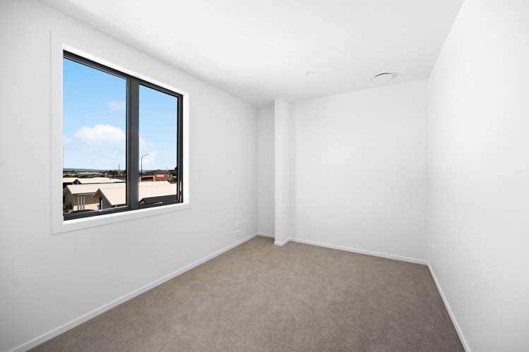 34/17 Rocky Road Huntington_13