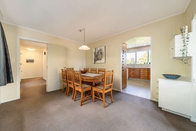 32 Gurney Road Kelson_12