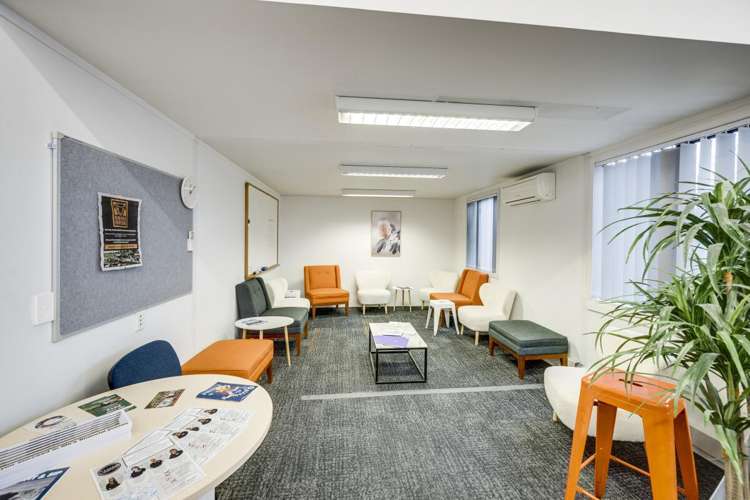 310 Avenue Road East Hastings Central_9