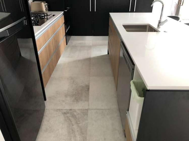 4 Taikura Avenue Red Beach_13