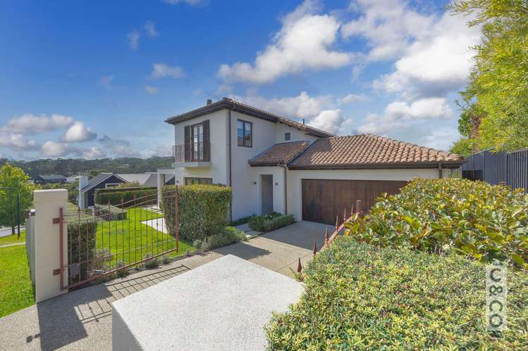 8 Tauwaka Crescent Riverhead_4