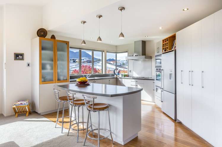 19 Magnolia Rise Waipahihi_5