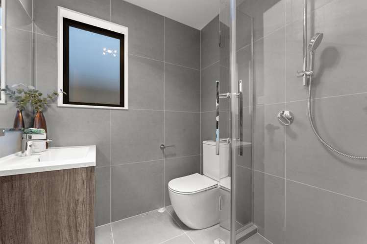 2/10 Johns Creek Crescent Silverdale_12