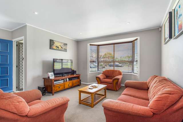 6 Rene Place Sunnyhills_2