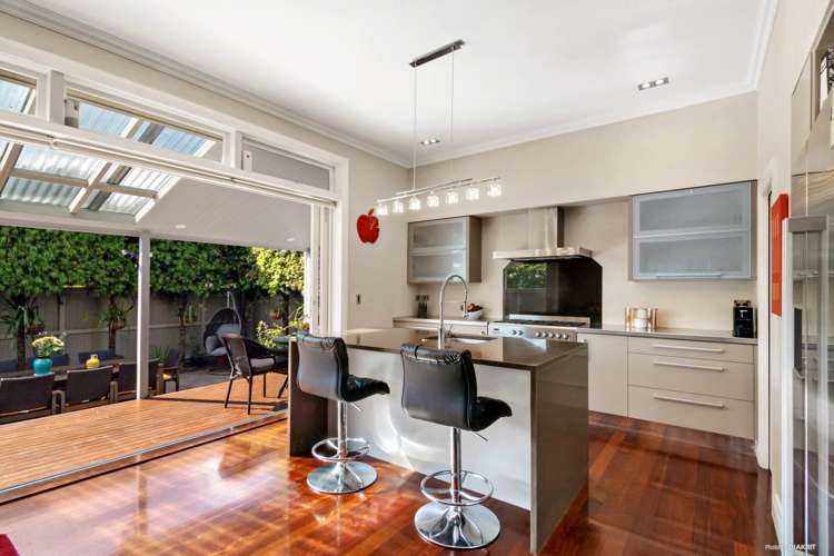 2 Garry Road Mount Eden_5