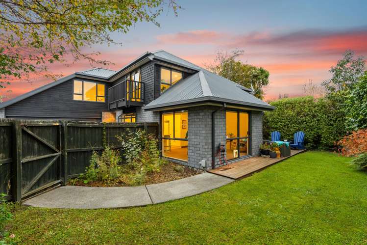 2/122 Tennyson Street_0
