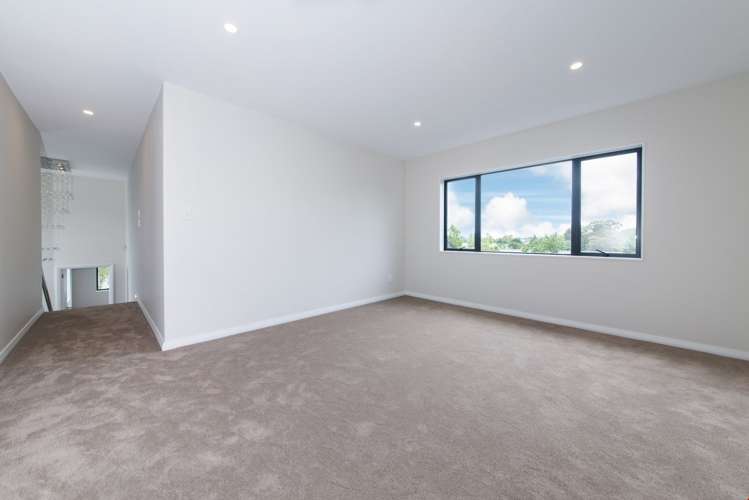 8a Dalwhinnie Parade Highland Park_5